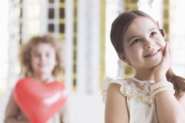 Romantik küçük kız