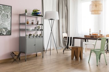Modern tasarımı ile yemek odası