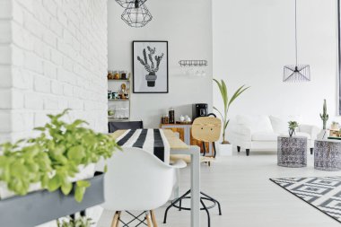 Modern çatı yemek alanı