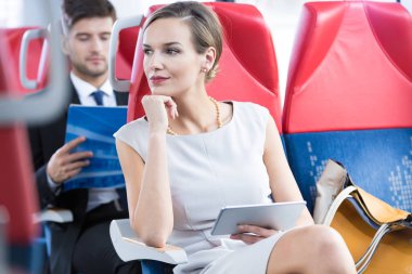 Kadın onun yolu iş toplantısı için