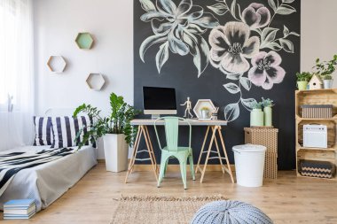 Rahat yatak odası dekorasyon ile