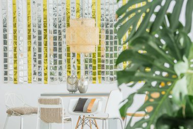 Yemek masası ve sandalyeler