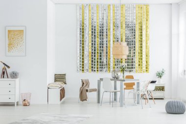 Duvar dekorasyonu ile son moda çatı