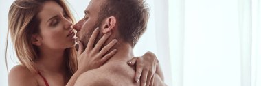 Seksi Çift Öpüşmesi