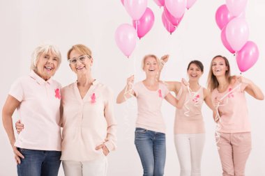 Kadınlar balonları