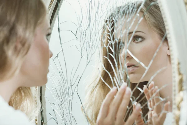 Young girl with teenage problems — Stock Photo, Image