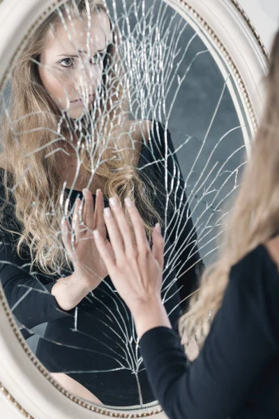 Kız ve benlik saygısı ile sorun