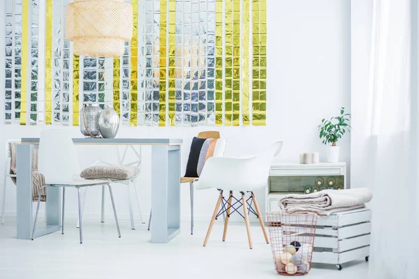 Yemek masası ile Oda