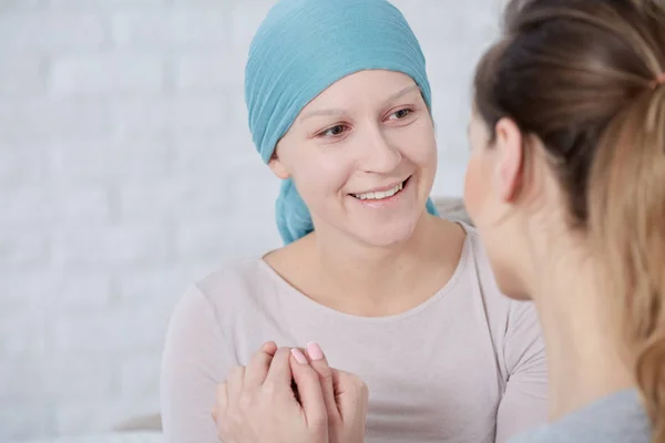 Woman with brain tumor — Stock Photo, Image