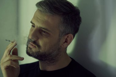 adam Sigara İçilmeyen