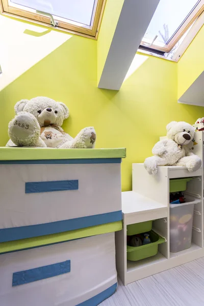 Habitación infantil con osos de peluche — Foto de Stock