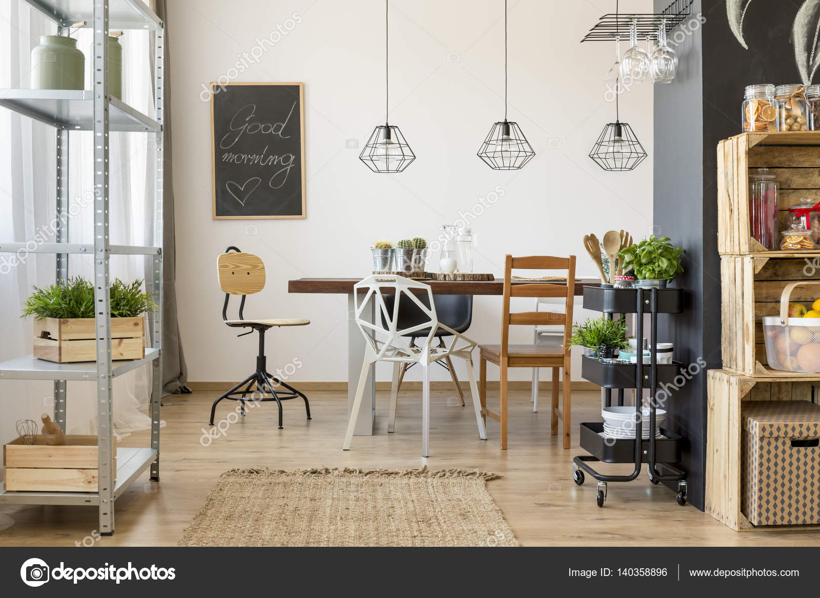 Área de comedor con mesa de comedor — Foto de stock © photographee.eu