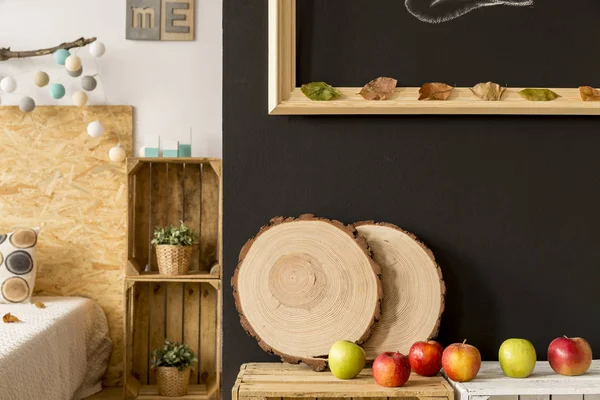 Apartamento con elementos de madera — Foto de Stock