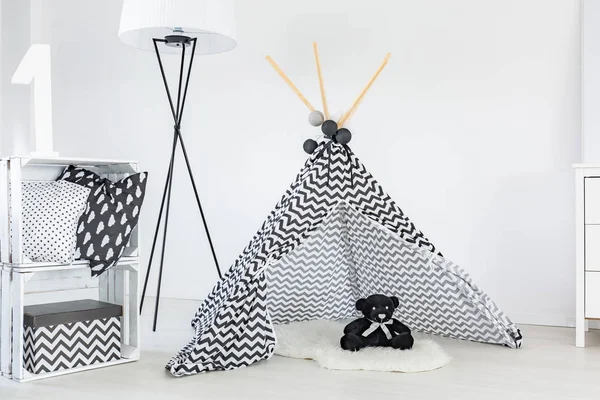 Tipi für Baby Boy — Stockfoto