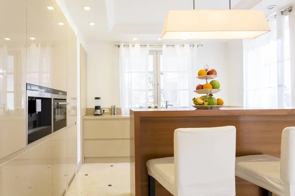 Minimalistic kitchen with built-in cabinets — Stock Photo, Image