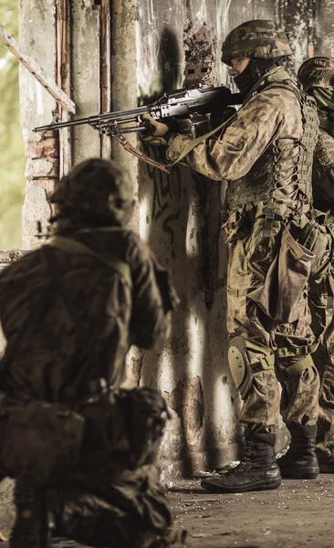 Miembros del ejército armados — Foto de Stock