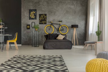 Modern gri yatak düz