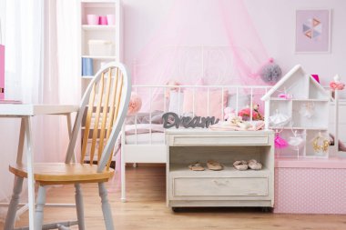 Çalışma odası ve yatak odası kombine