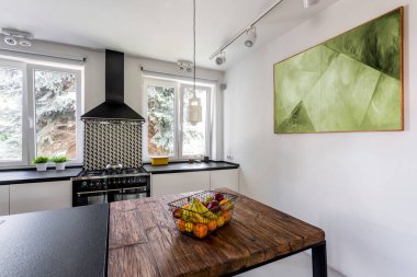 Modern mutfak masif ahşap masa