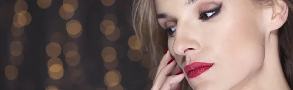 Femme séduisante en maquillage complet — Photo