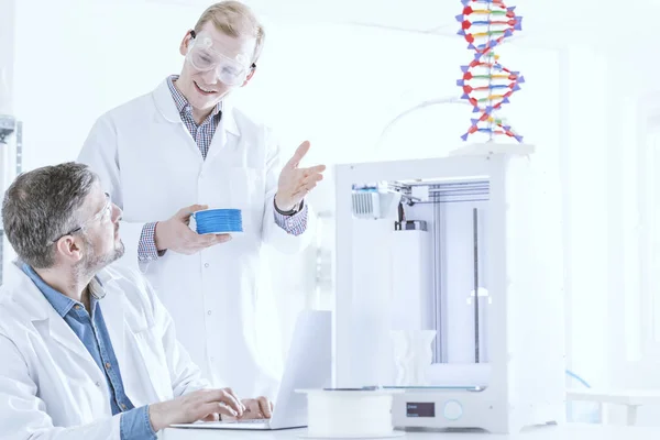 Team of scientists at laboratory — Stock Photo, Image
