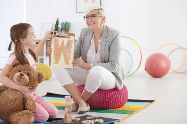 Okul pedagog eğlenceli öğrenme