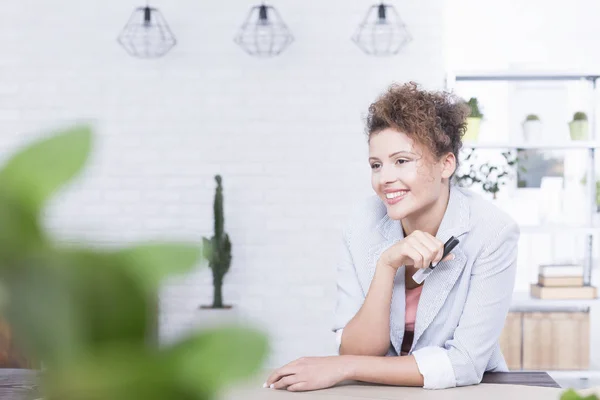 Vrouw aan het werk — Stockfoto