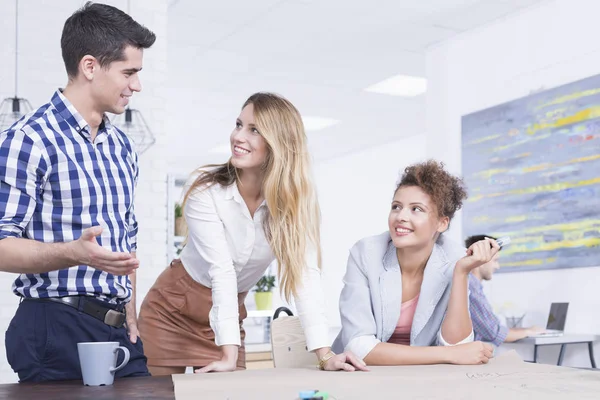 Hablando de negocios — Foto de Stock