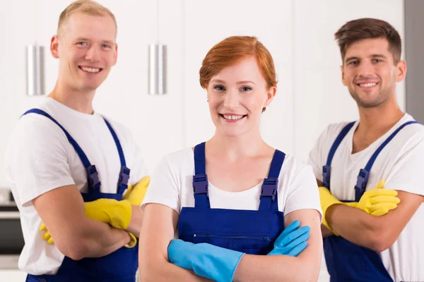 Tevreden team van schoonmakers — Stockfoto