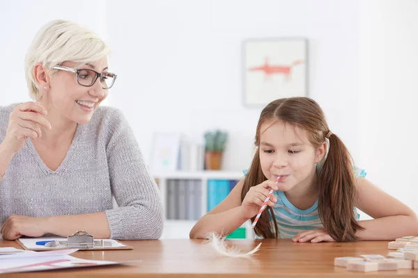 Girl learnign by fun — Stock Photo, Image