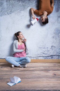 Kadın deneyimlememiz adamla megafon