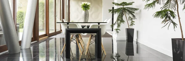 Dining room with plants — Stock Photo, Image