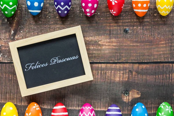 Cornice e uova di Pasqua — Foto Stock