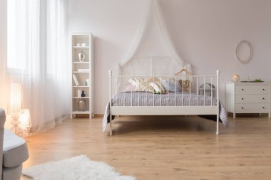 Geniş yatak odası ve Çift Kişilik Yatak