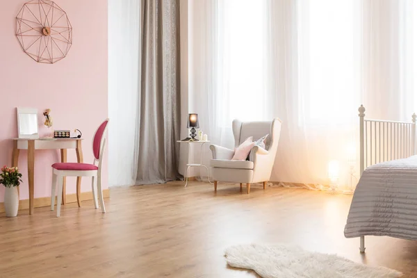 Elegant bedroom with dressing table — Stock Photo, Image