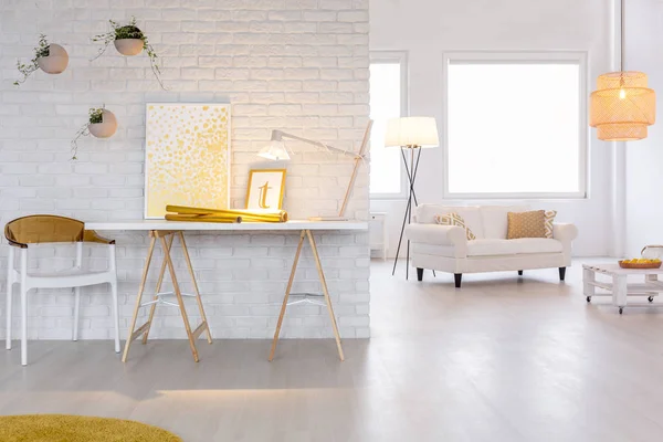 Elegante apartamento blanco — Foto de Stock