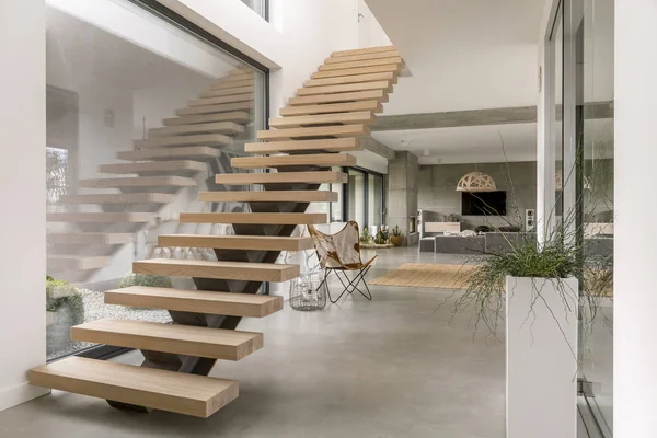 Stairs in modern villa — Stock Photo, Image
