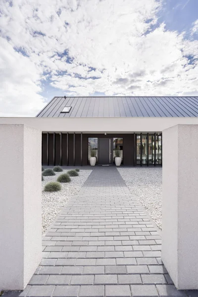 Veranda i modern villa — Stockfoto