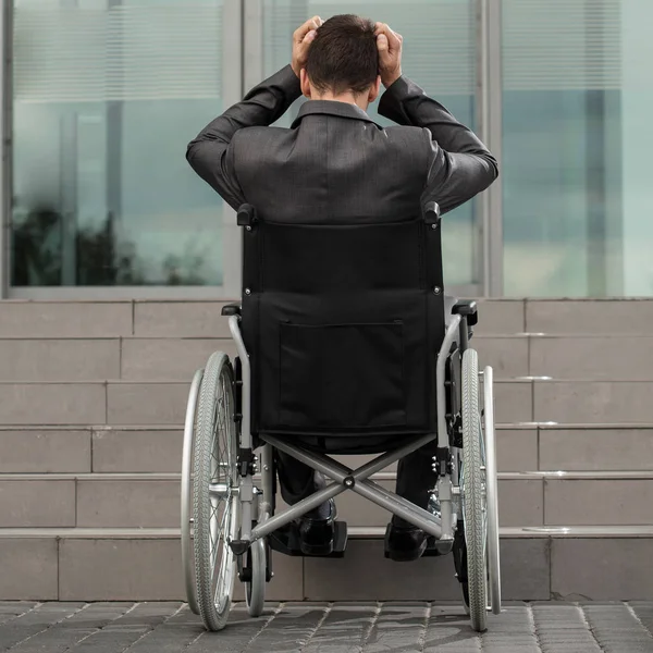 Fogyatékkal élő üzletember, szerzés-a workplace — Stock Fotó