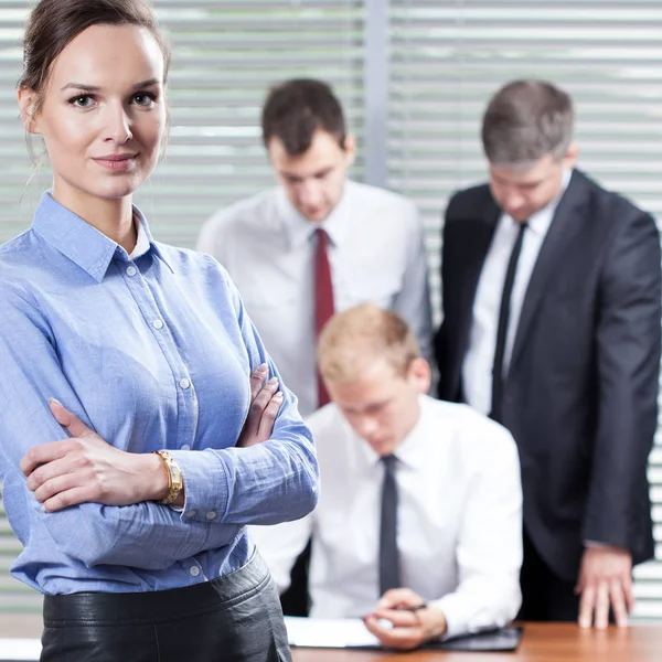 Empresária no escritório — Fotografia de Stock