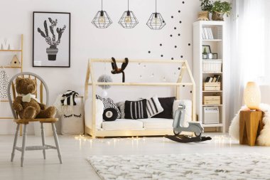 Parlak çocuk yatak odası lambaları