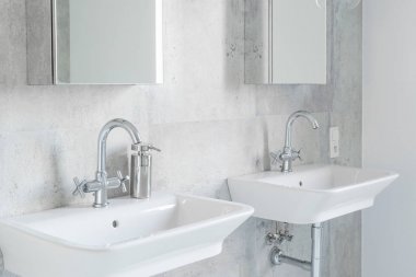 Minimalist modernist banyo lavabo ile