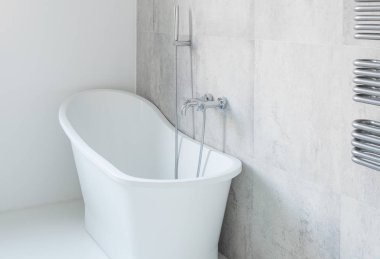 Lüks küvet ile minimalist banyo