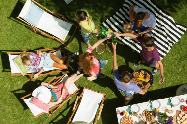 arkadaşının Bahçe partisi