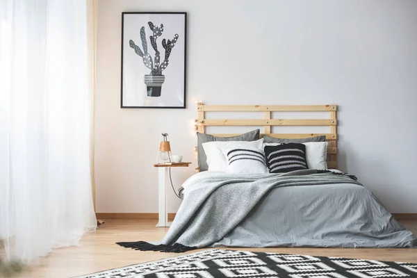 Schwarz-weißes Schlafzimmer — Stockfoto