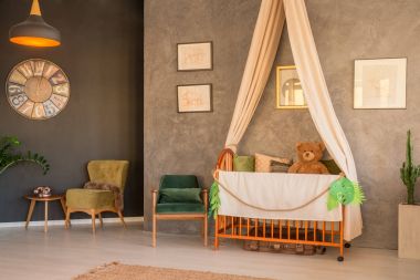 Antikalarla bebek odası