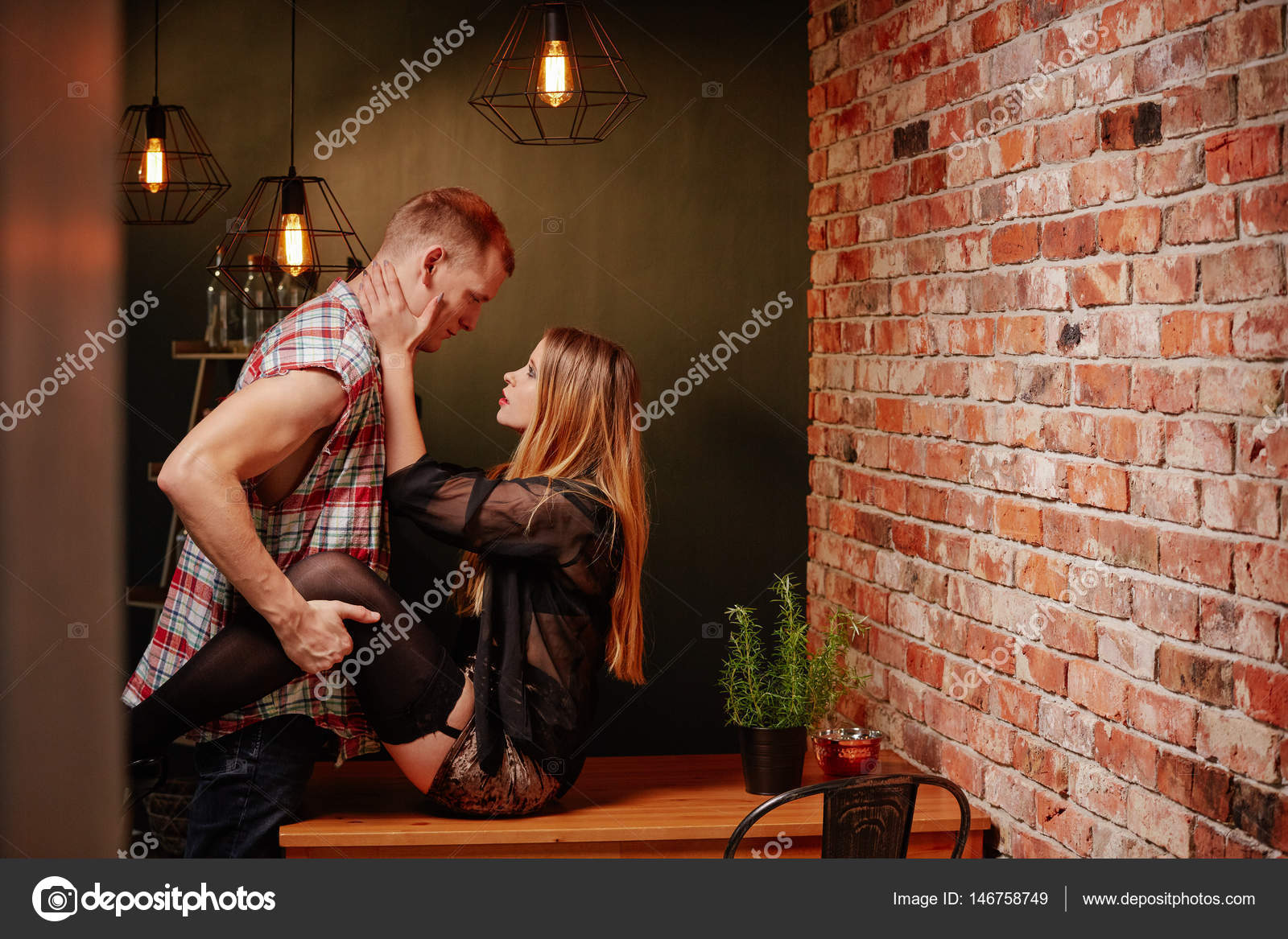 Paar seks op tafel — Stockfoto © photographee.eu #146758749 Paar seks op tafel — Stockfoto © photographee.eu #146758749
