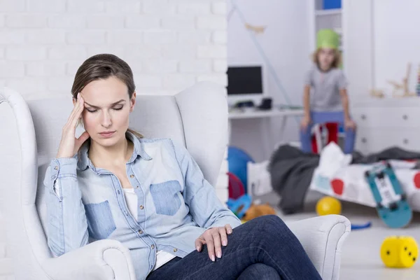 Vrouw met hoofdpijn — Stockfoto