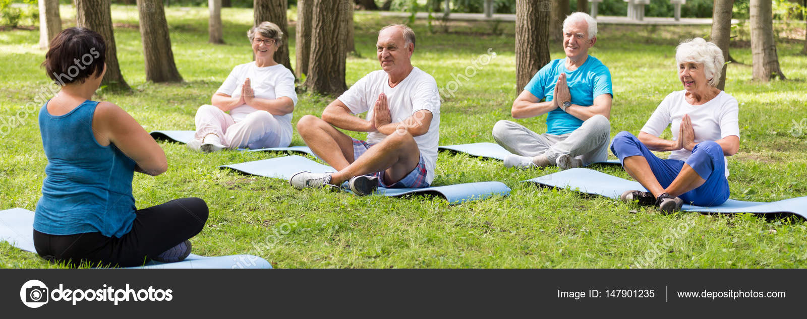 https://st3.depositphotos.com/2249091/14790/i/1600/depositphotos_147901235-stock-photo-elderly-people-during-outdoor-yoga.jpg