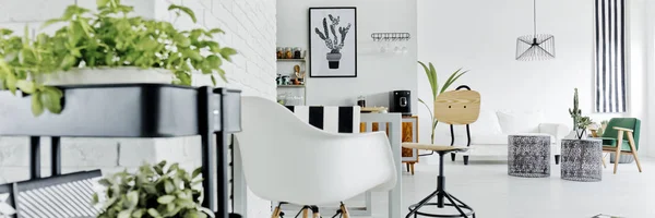 Loft blanco moderno — Foto de Stock